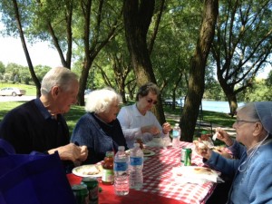 Royal Palisade Residents Enjoy a Picnic in Stratford.